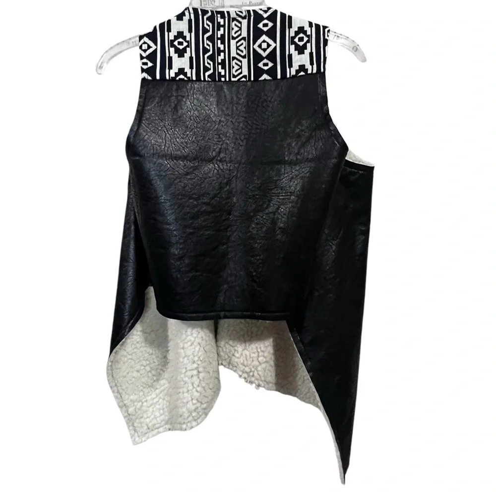 Flying Tomato Faux Leather Sherpa Lined Boho Drape Vest Aztec Trim Size M